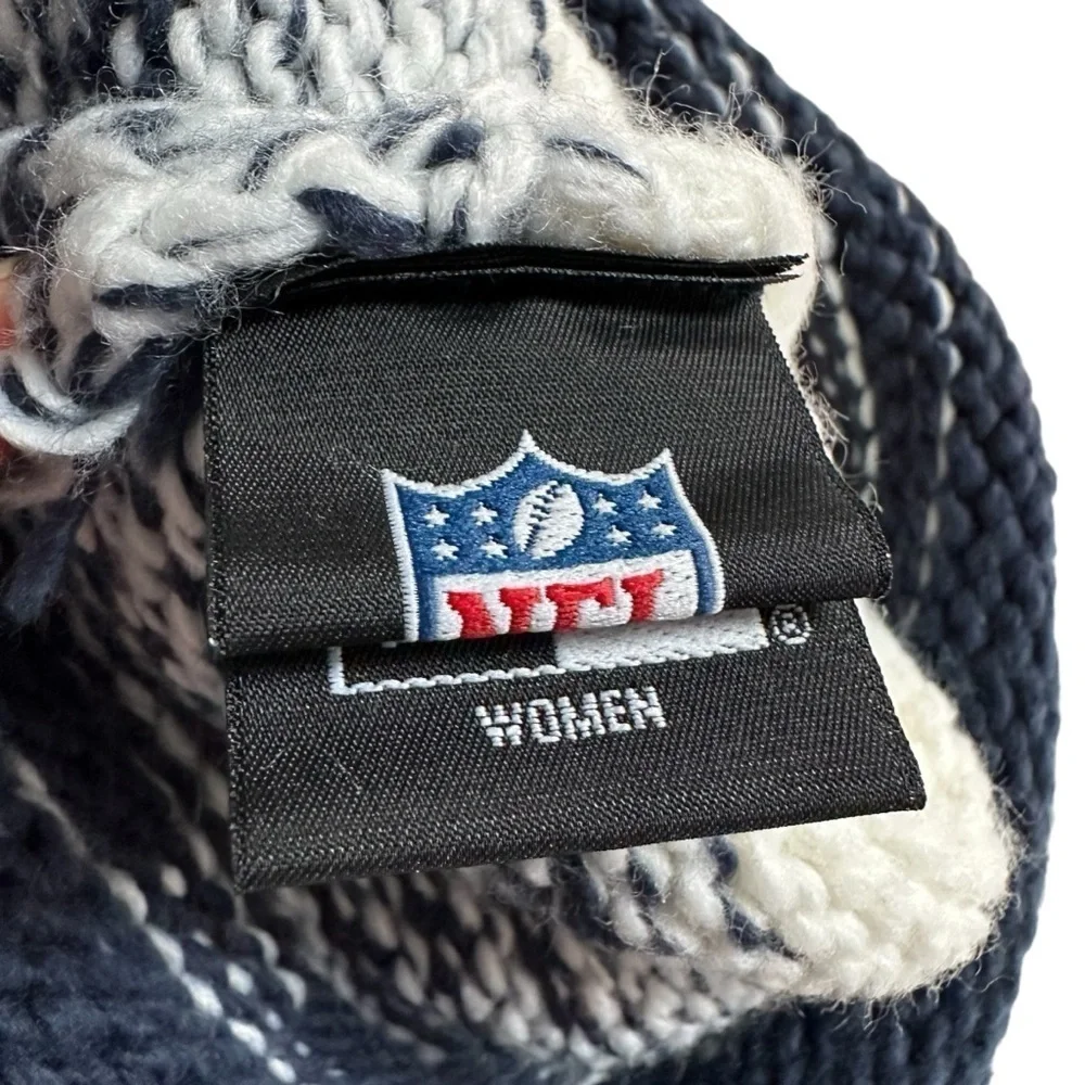 New England Patriots NFL New Era Winter Hat with Pom, Ladies